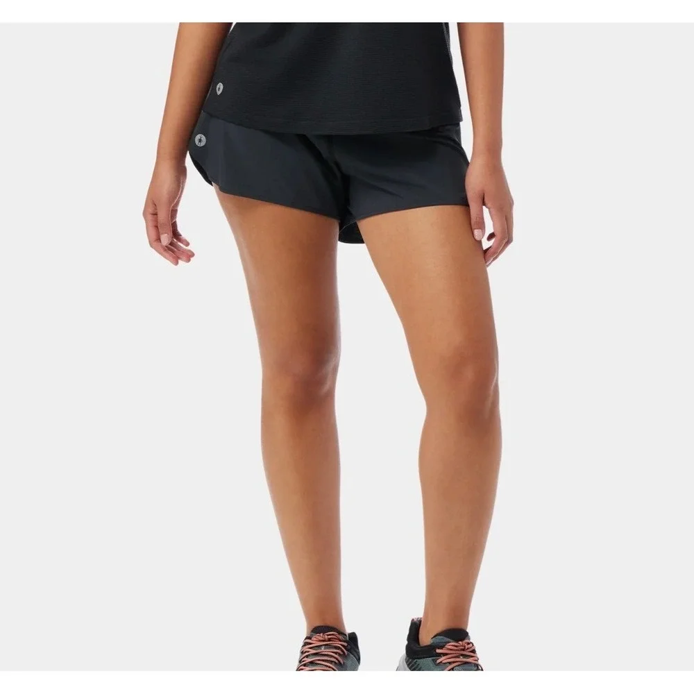 Women's Smartwool Black Active Lined Short Shorts size Medium Athleisure